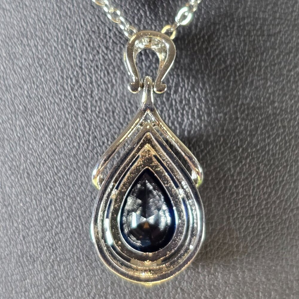 Sapphire Crystal Teardrop Pendant 17.5" Necklace With Horseshoe Bail (NWOT) - Picture 3 of 5